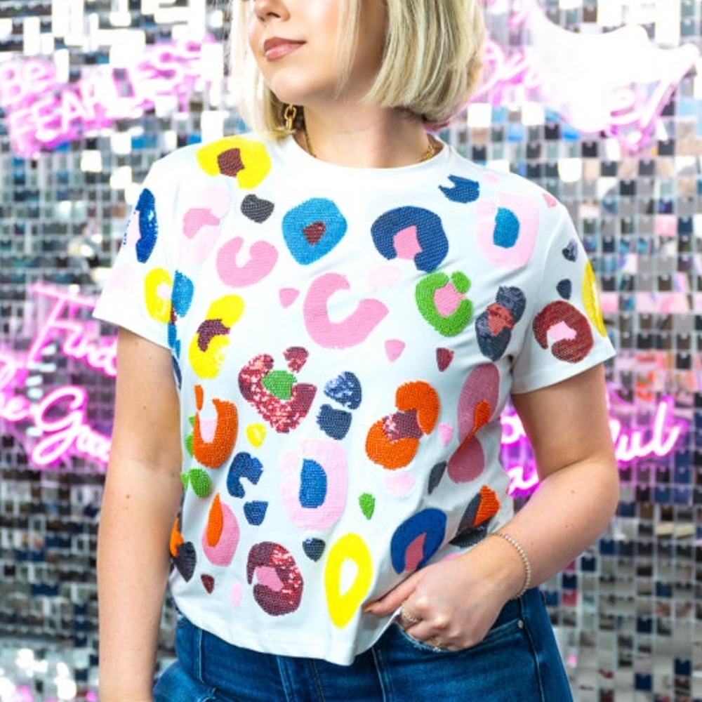 QUEEN OF SPARKLES Colorful Animal PrintPatterned Blouse